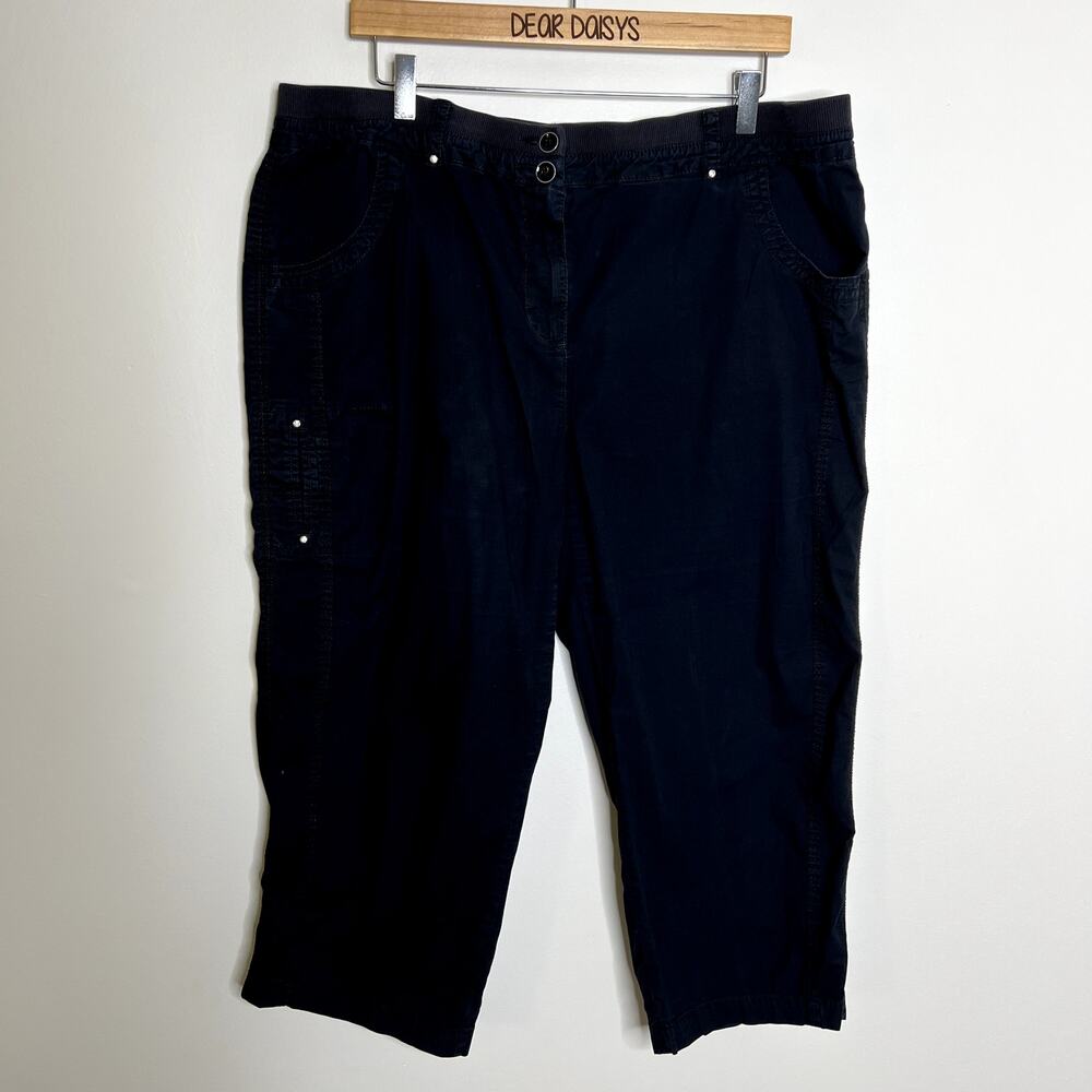 JM Collection Black Cargo Capri Pants